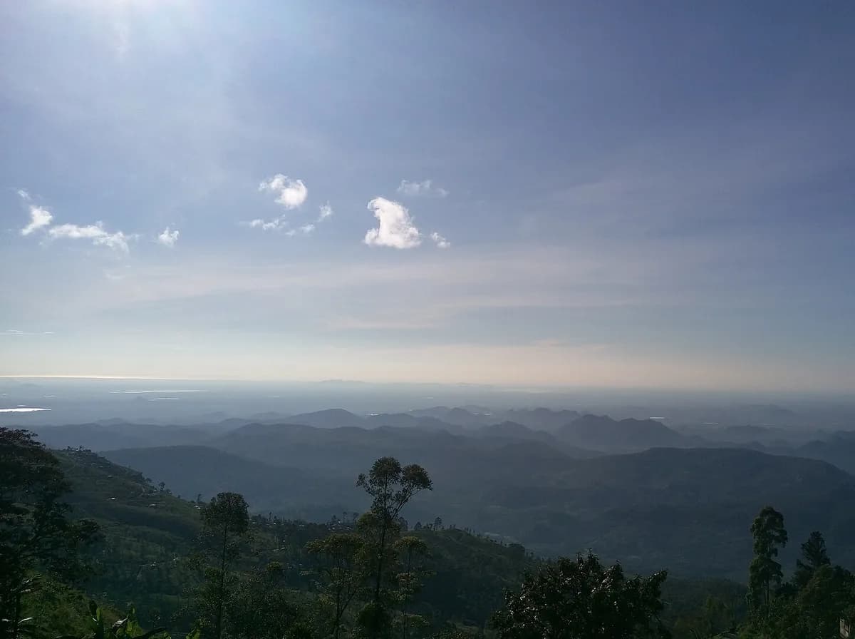 Haputale Mountain Views