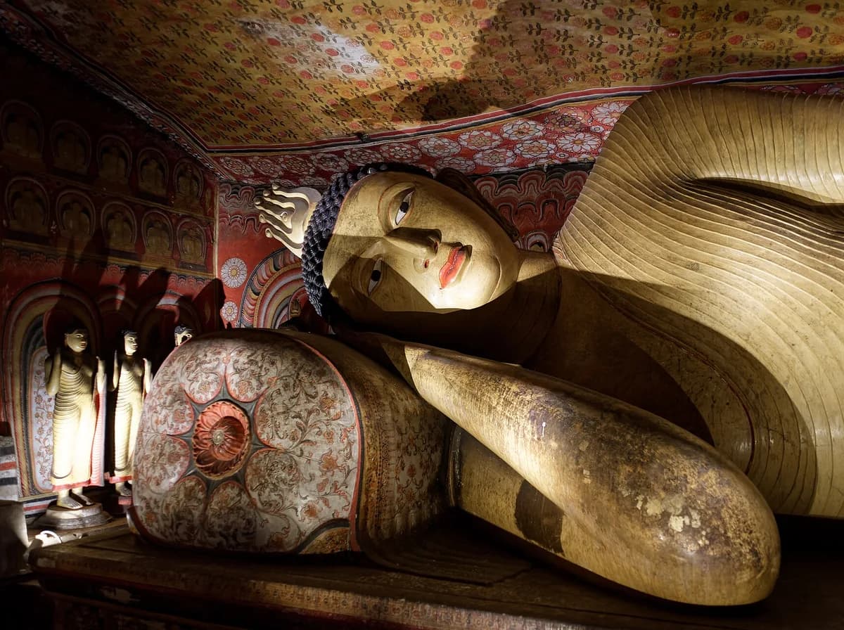 Dambulla Cave Temple